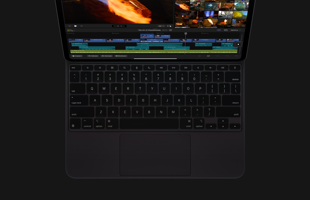 配有黑色妙控键盘的 iPad Pro 正在运行 iPad 版 Final Cut Pro。