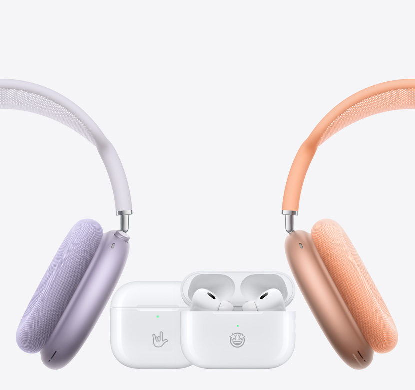  There is an AirPods Max on the left and right sides of the picture, and AirPods 4 and AirPods Pro 2 are in the middle.