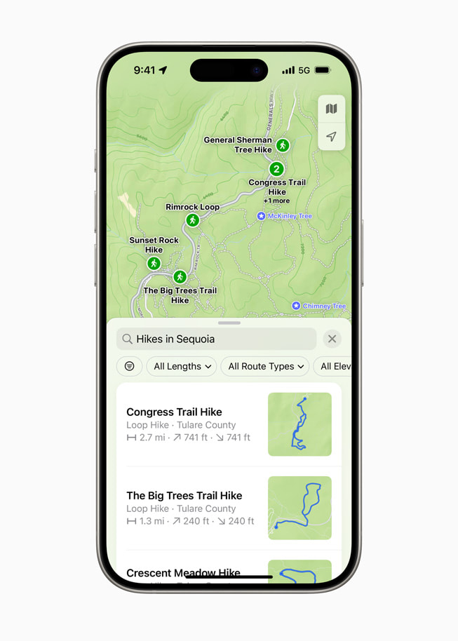 iPhone 15 Pro 上显示着 Sequoia 国家公园的徒步路线列表。