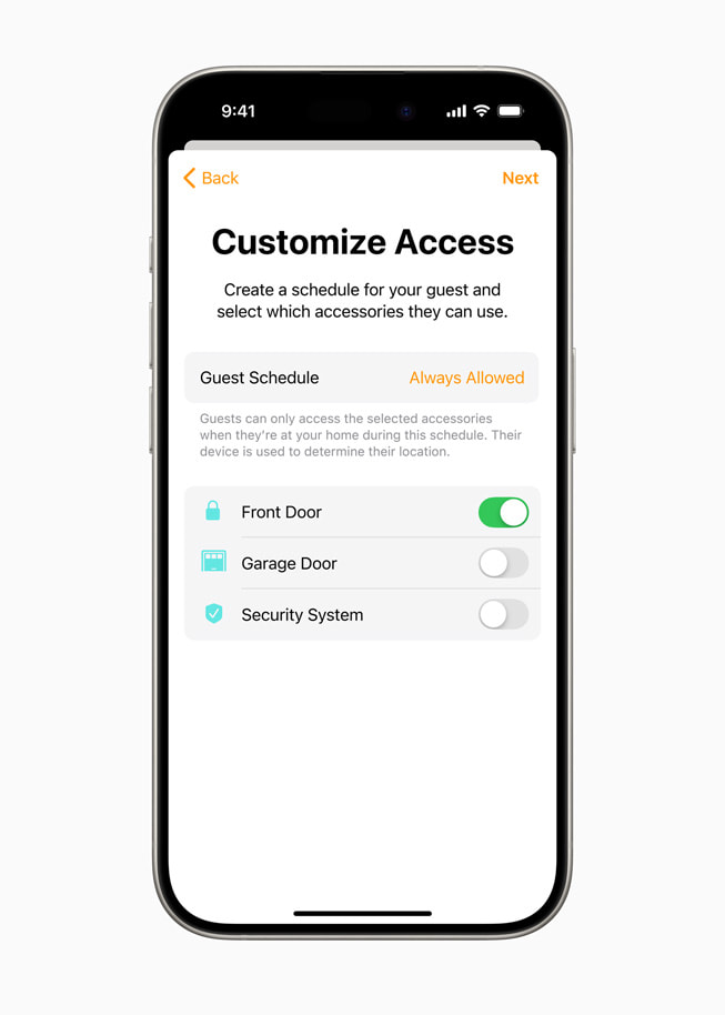 iPhone 15 Pro 显示家庭 app 中的访客权限界面。