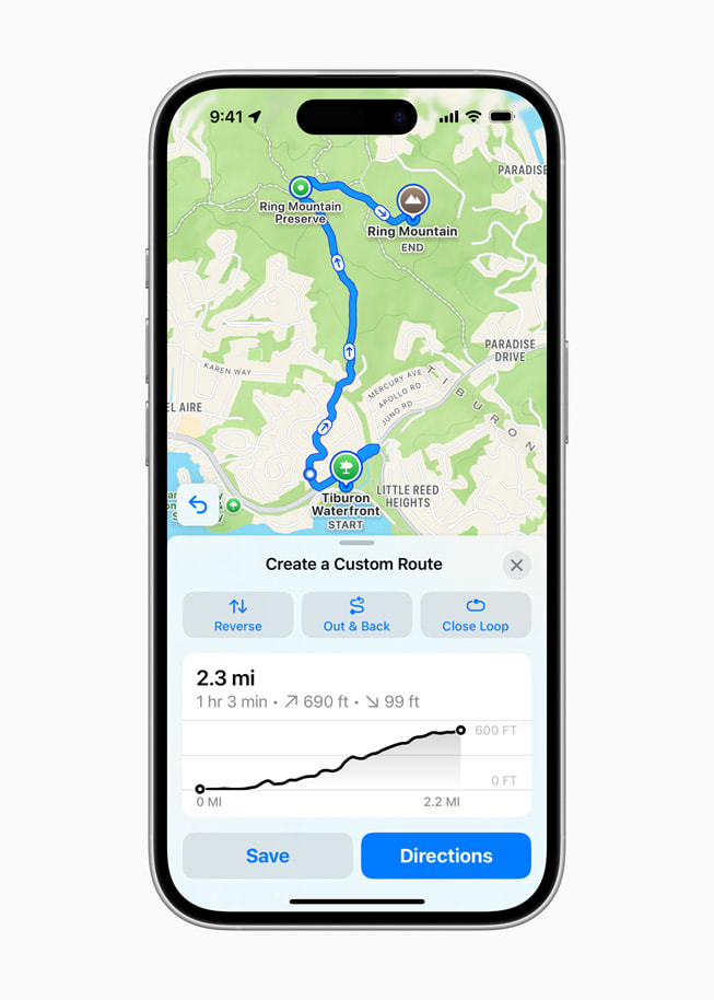 iPhone 16 上显示着 Apple 地图 app 的自定义徒步路线界面。