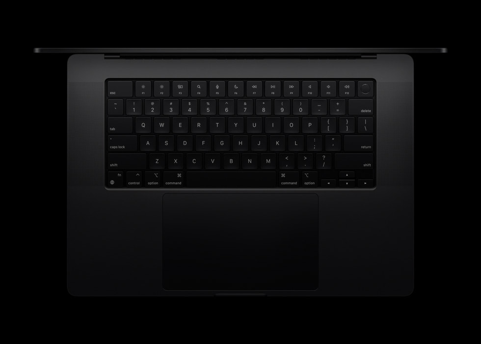 新款 MacBook Pro 键盘的特写照片。