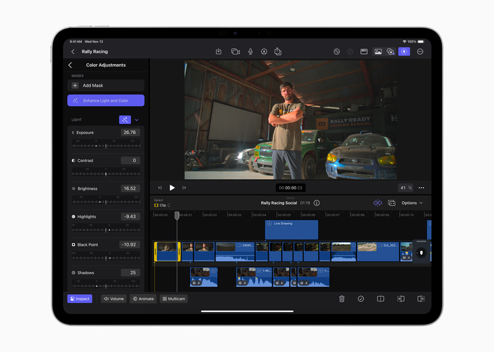 iPad Pro 上显示着 iPad 版 Final Cut Pro 2.1 中的 Enhance Light and Color 功能。