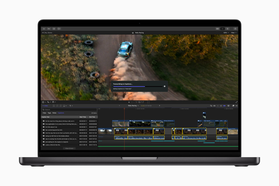 MacBook Pro 上显示着 Final Cut Pro 11 的新功能 Transcribe to Captions。