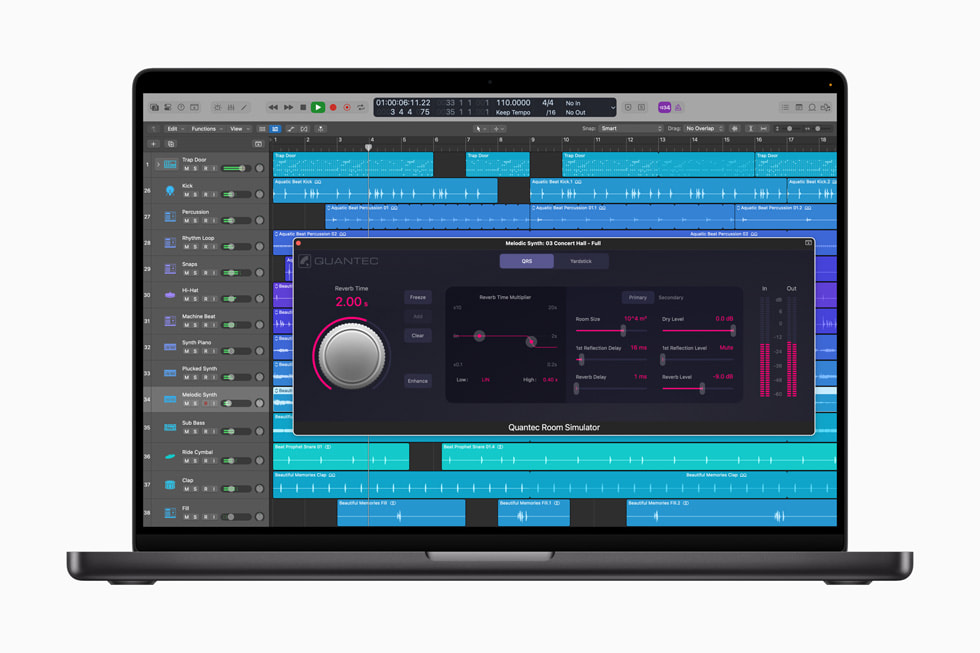 MacBook Pro 上的 Mac 版 Logic Pro 11.1 中显示着 Quantec Room Simulator 插件。