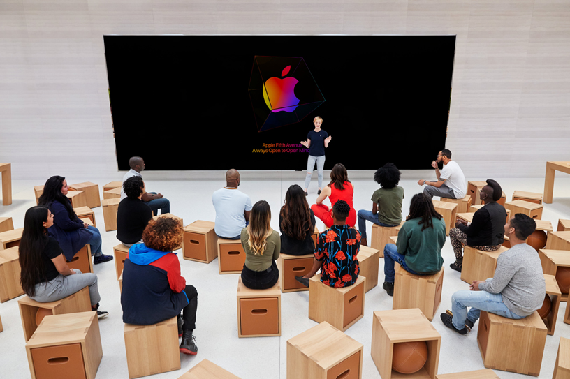 Apple 第五大道零售店的 Forum 互动坊。