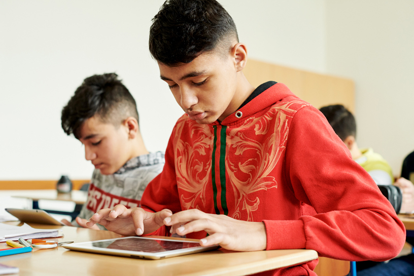 在 Wilhelm Ferdinand Schussler Day School，iPad 已经成为孩子们的学习工具。