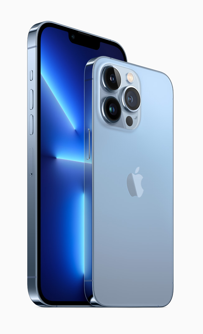 远峰蓝色的 iPhone 13 Pro 和 iPhone 13 Pro Max。
