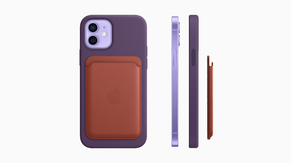 皮革卡包可以通过 MagSafe 紧贴在紫色 iPhone 12 硅胶保护壳的背部。