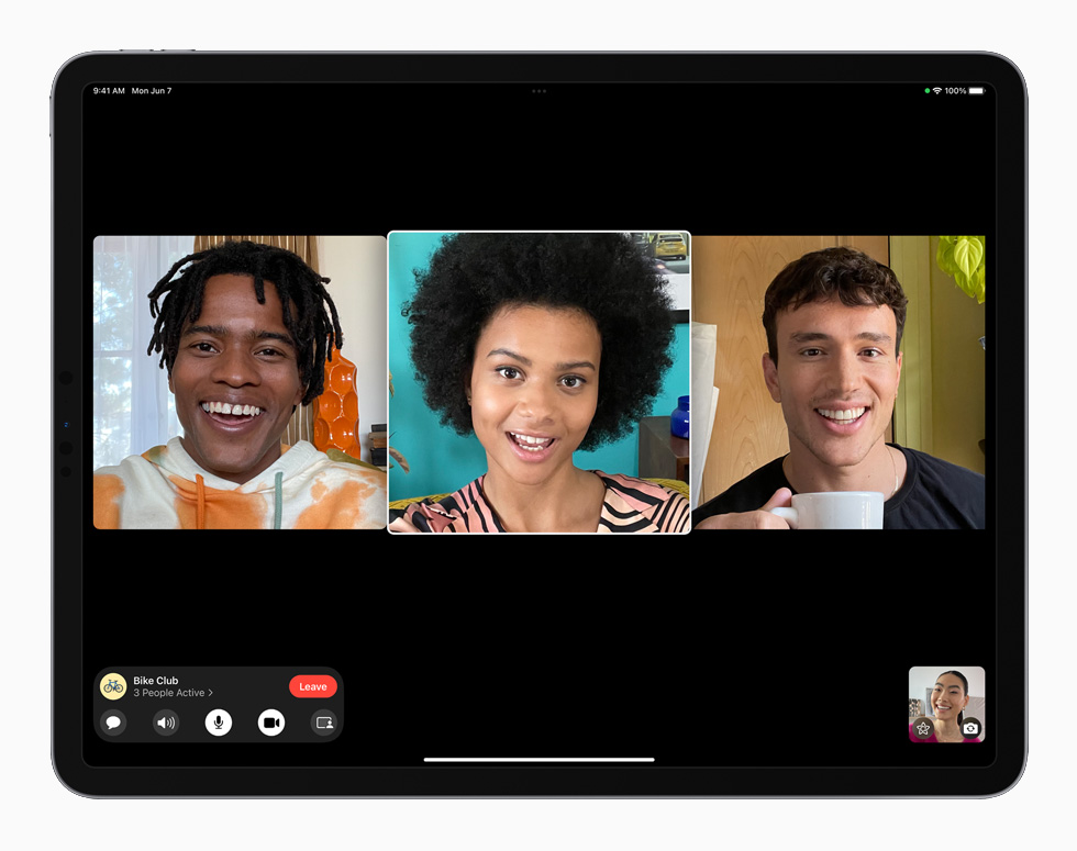 搭载 iPadOS 15 的 iPad Pro 上显示群组 FaceTime 视频通话。