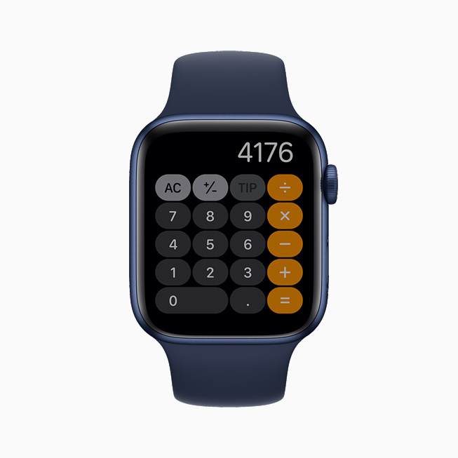 在 Apple Watch Series 6 中以“始终显示”的方式展示计算器 app。