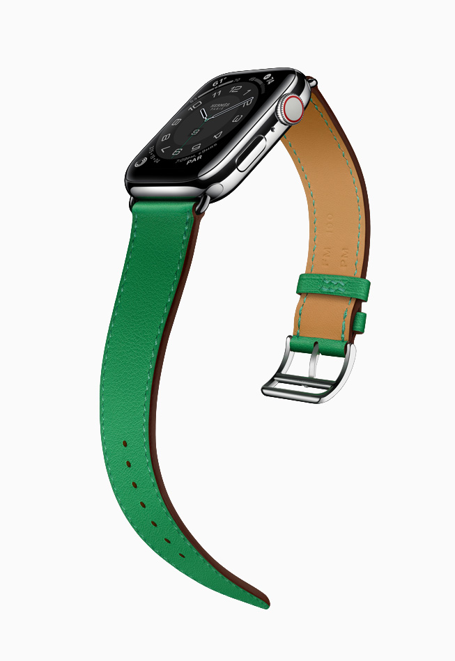Apple Watch Hermès 搭配竹青色表带。