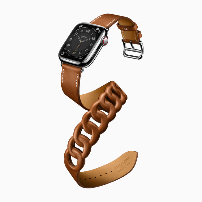 选用 Hermès Gourmette Double Tour 款式的 Apple Watch Series 7。