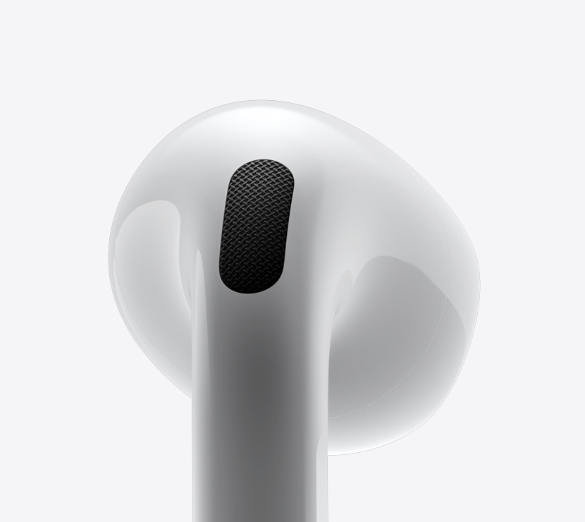 AirPods 4 的背面特写视图。