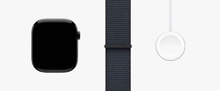 排成一行：Apple Watch Series 10、浓墨色回环式运动表带和磁力充电器转 USB‑C 连接线的正面视图。