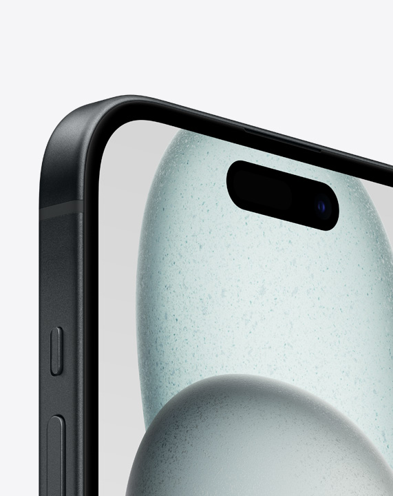 黑色 iPhone 15 的特写图，展示其耐用的航空级铝金属和超瓷晶面板。